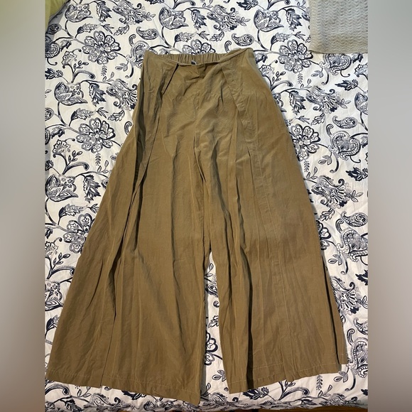 Pants - Wide-Leg Tan Pants